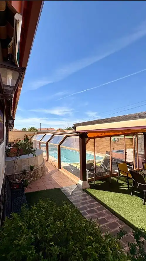 Piscina de Casa o xalet en venda en Valdepeñas amb Aire condicionat, Calefacció i Traster