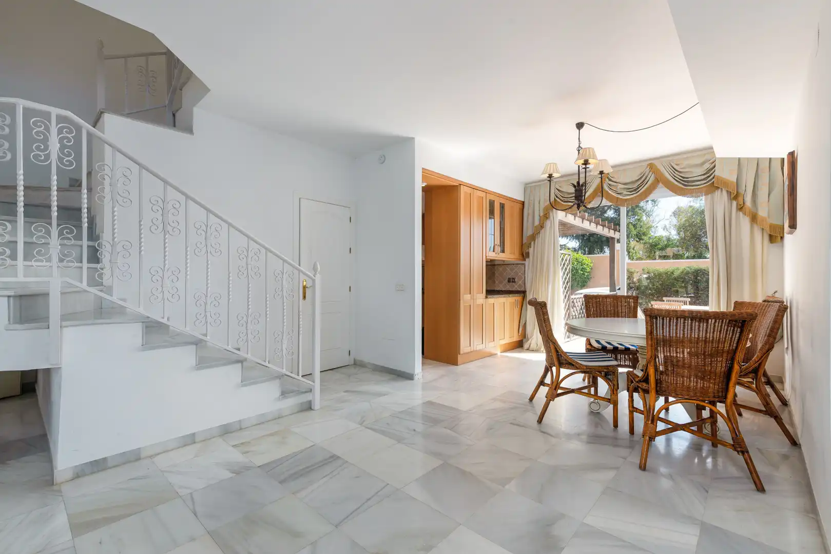 Casa adosada en venta en Benahavís con Aire acondicionado, Terraza y Piscina