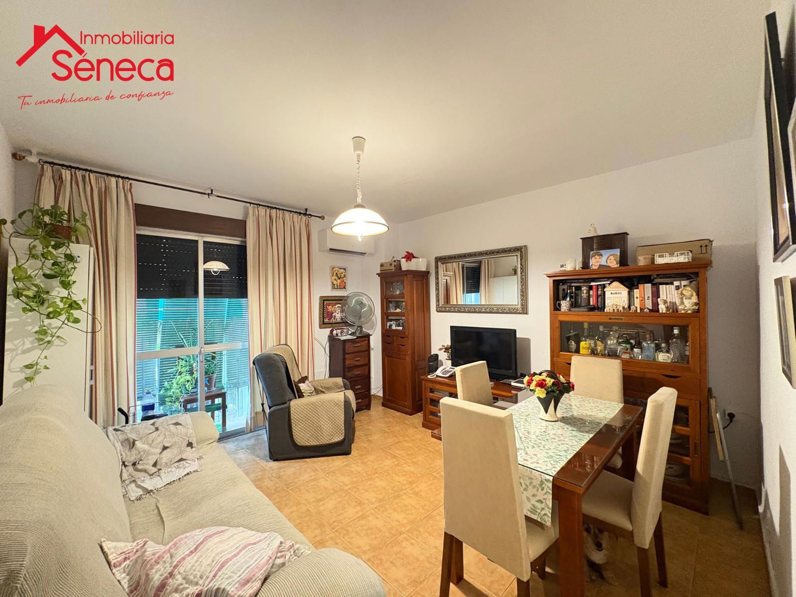 Sala d'estar de Pis en venda en  Córdoba Capital amb Aire condicionat, Calefacció i Moblat