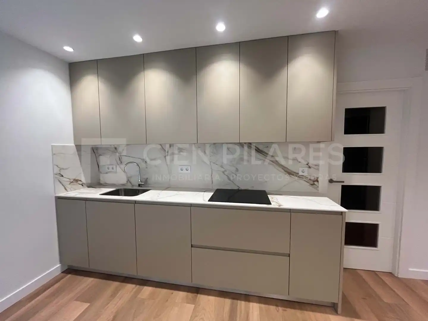 Room in C/ SAN ANTON, Gran Via