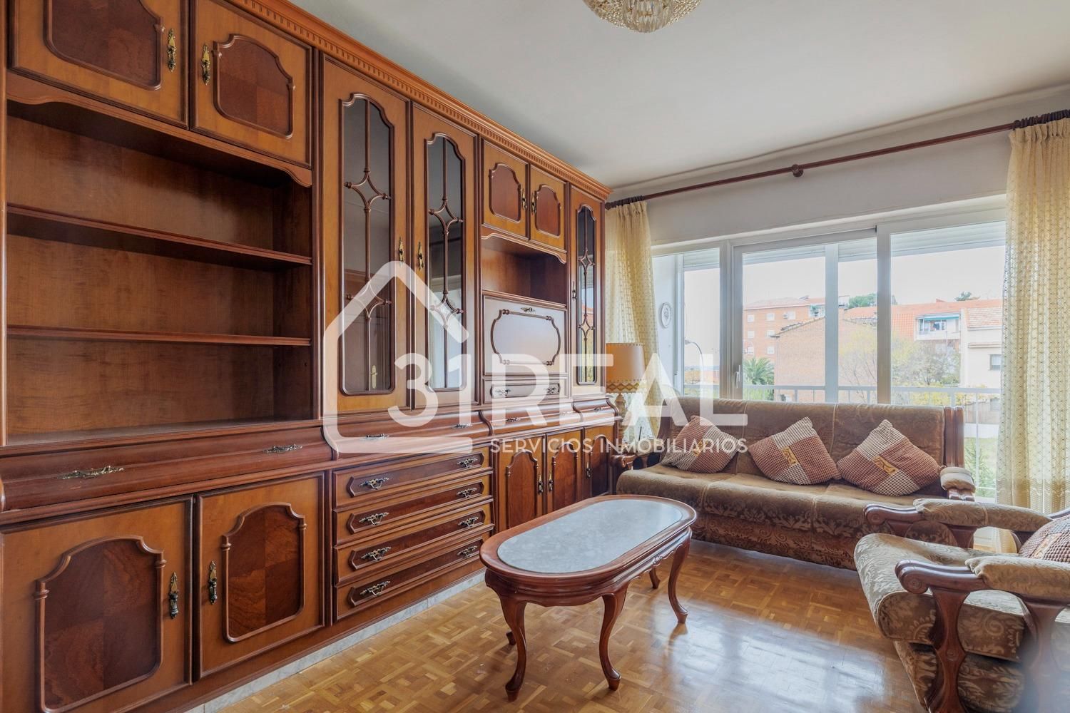 Living room of Flat for sale in  Madrid Capital  with Heating, Parquet flooring and Terrace
