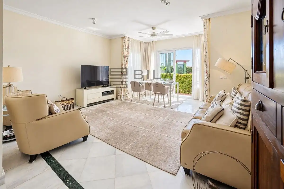 Flat with pool for sale in White Pearl Beach, imagen 5