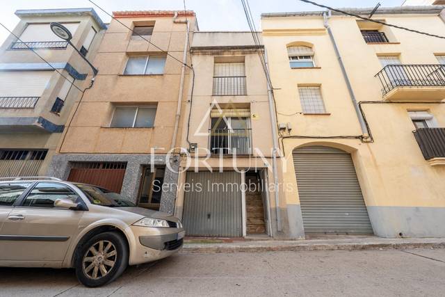 Casa adosada en Venta en Riudoms