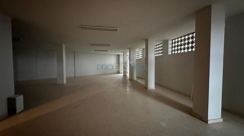 Image 2 of the listing