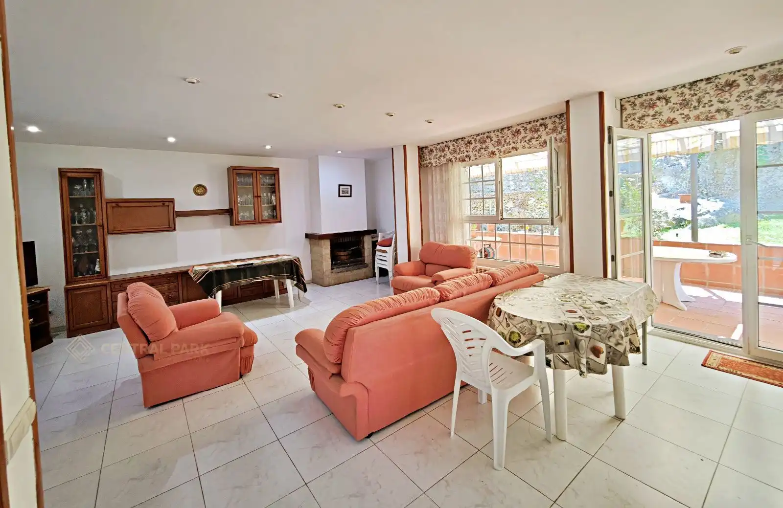 Sala d'estar de Casa o xalet en venda en Tarragona amb Calefacció, Jardí privat i Terrassa