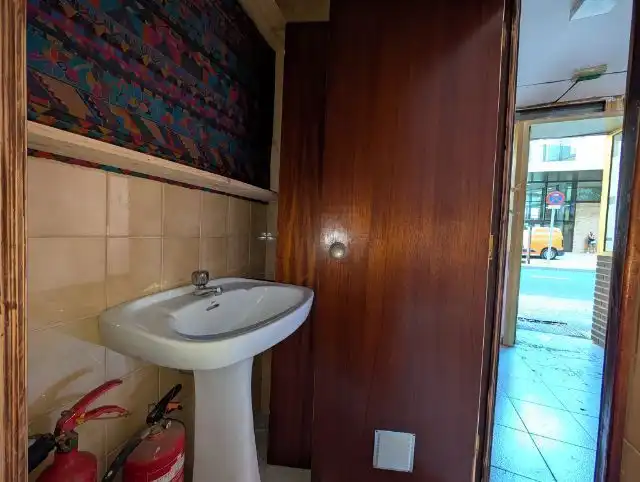 Badezimmer von Geschaftsraum zur Miete in Zaragoza