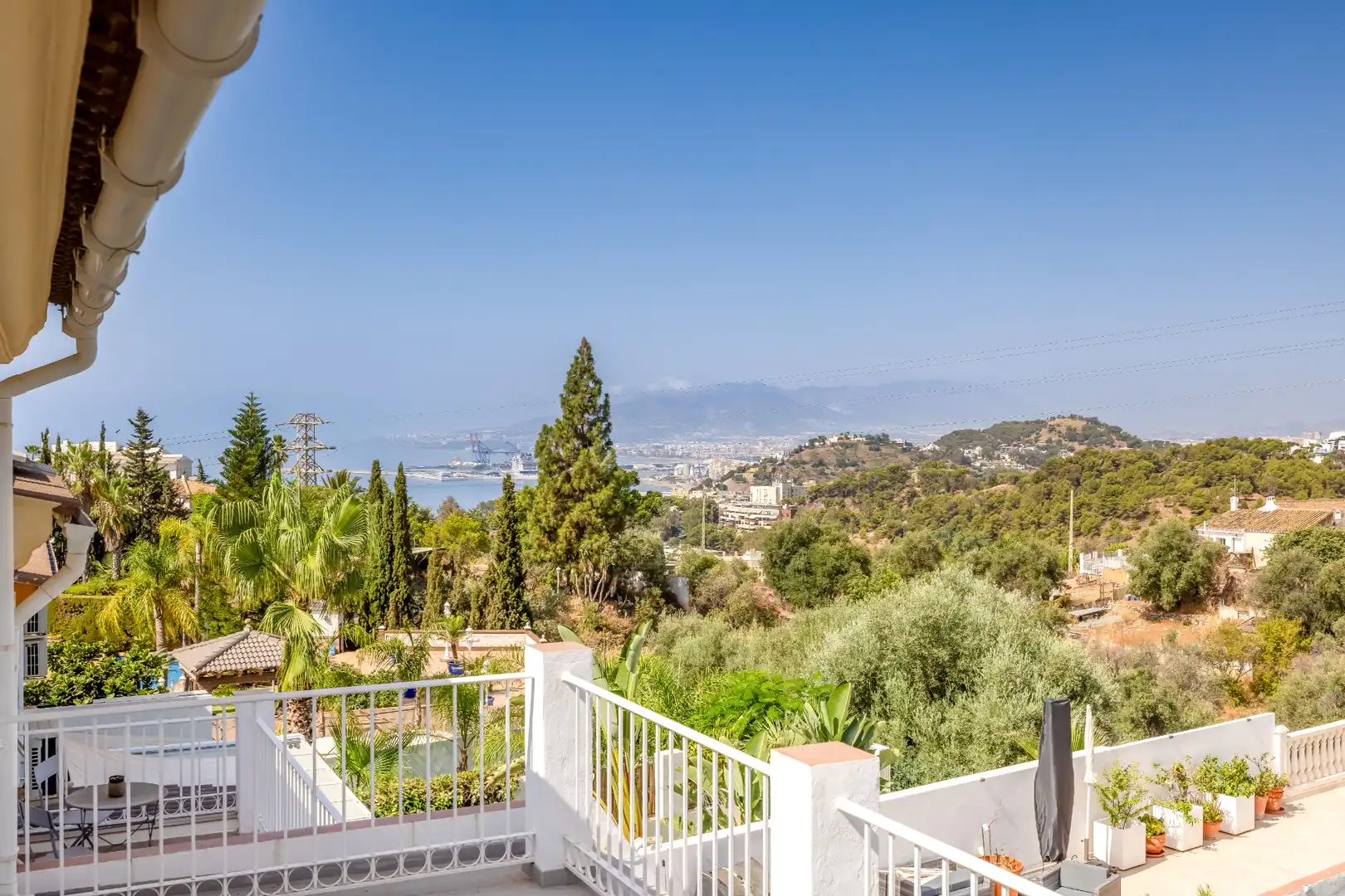 Vista exterior de Casa adosada en venta en Málaga con Aire acondicionado, Calefacción y Jardín privado