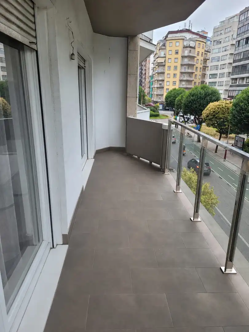 Terraza de Piso de alquiler en Vigo  con Calefacción, Parquet y Horno