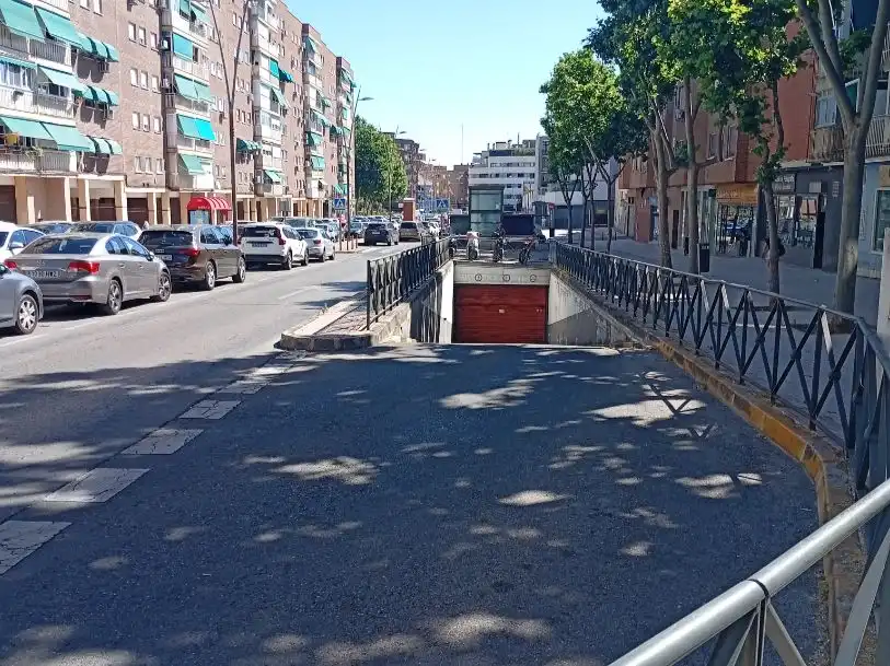Vista exterior de Garaje en venta en Fuenlabrada