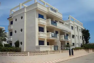 Apartament amb piscina de lloguer a Calle Proyecto N 7 2