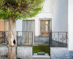 Vista exterior de Casa adosada en venda en Cogollos de la Vega amb Terrassa i Balcó