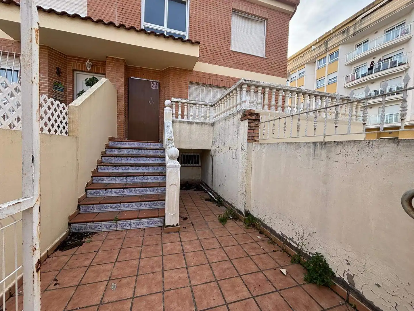 Vista exterior de Casa adosada en venta en Gandia con Terraza