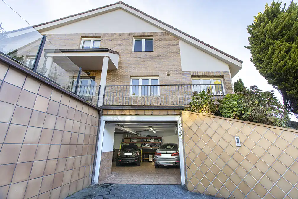 Vista exterior de Casa o chalet en venta en Gijón  con Calefacción, Jardín privado y Terraza