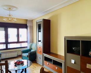 Sala d'estar de Pis de lloguer en Gijón  amb Calefacció