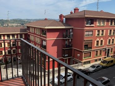 Appartamento con balcone in vendita a Grupo 1 de Mayo