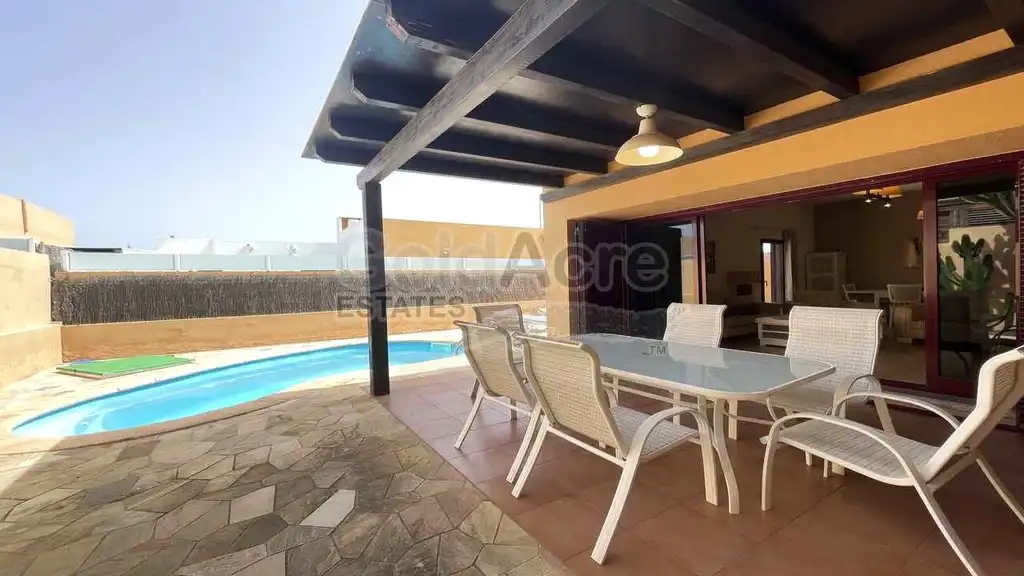 Terrassa de Casa o xalet en venda en La Oliva