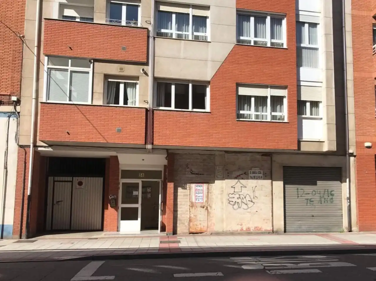 Local comercial en venda a Calle La Serna 51 24007 Leon