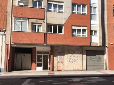 Local comercial en venda a Calle La Serna 51 24007 Leon
