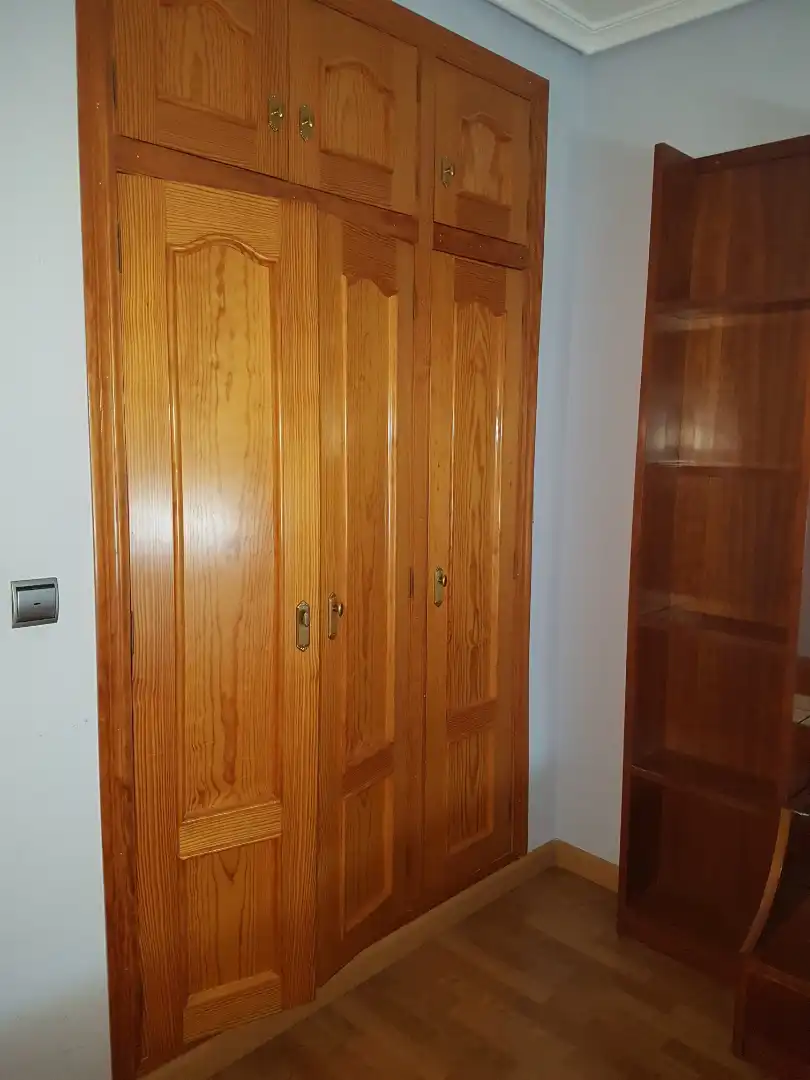 Schlafzimmer von Wohnungen zur Miete in Albacete mit Heizung, Parkett und Abstellraum