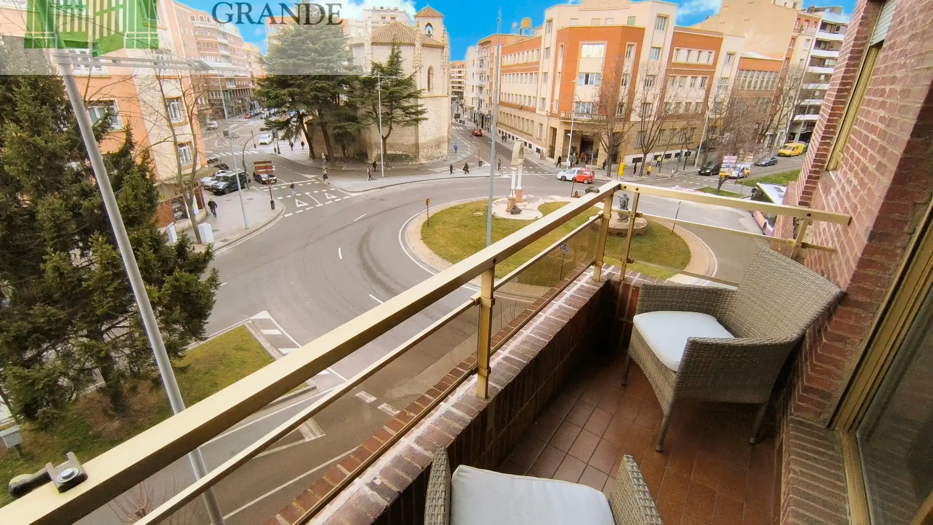 Vista exterior de Piso en venta en Palencia Capital con Calefacción, Parquet y Terraza