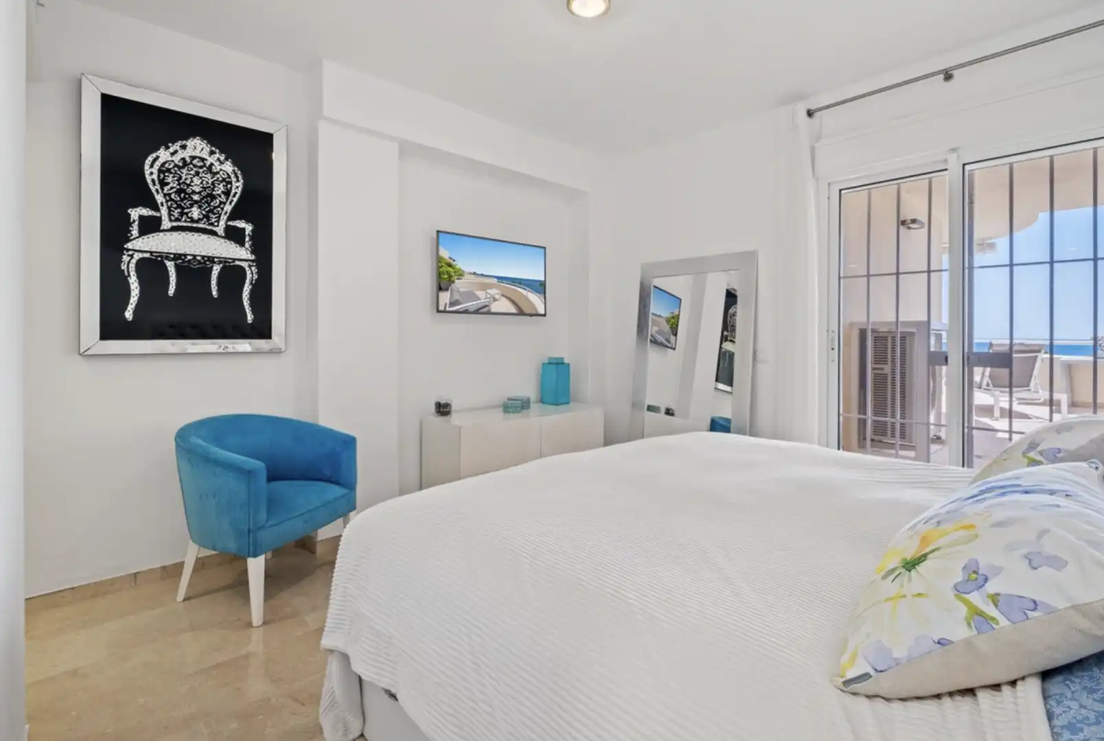 Habitación de Apartamento en venta en Estepona con Aire acondicionado, Calefacción y Terraza