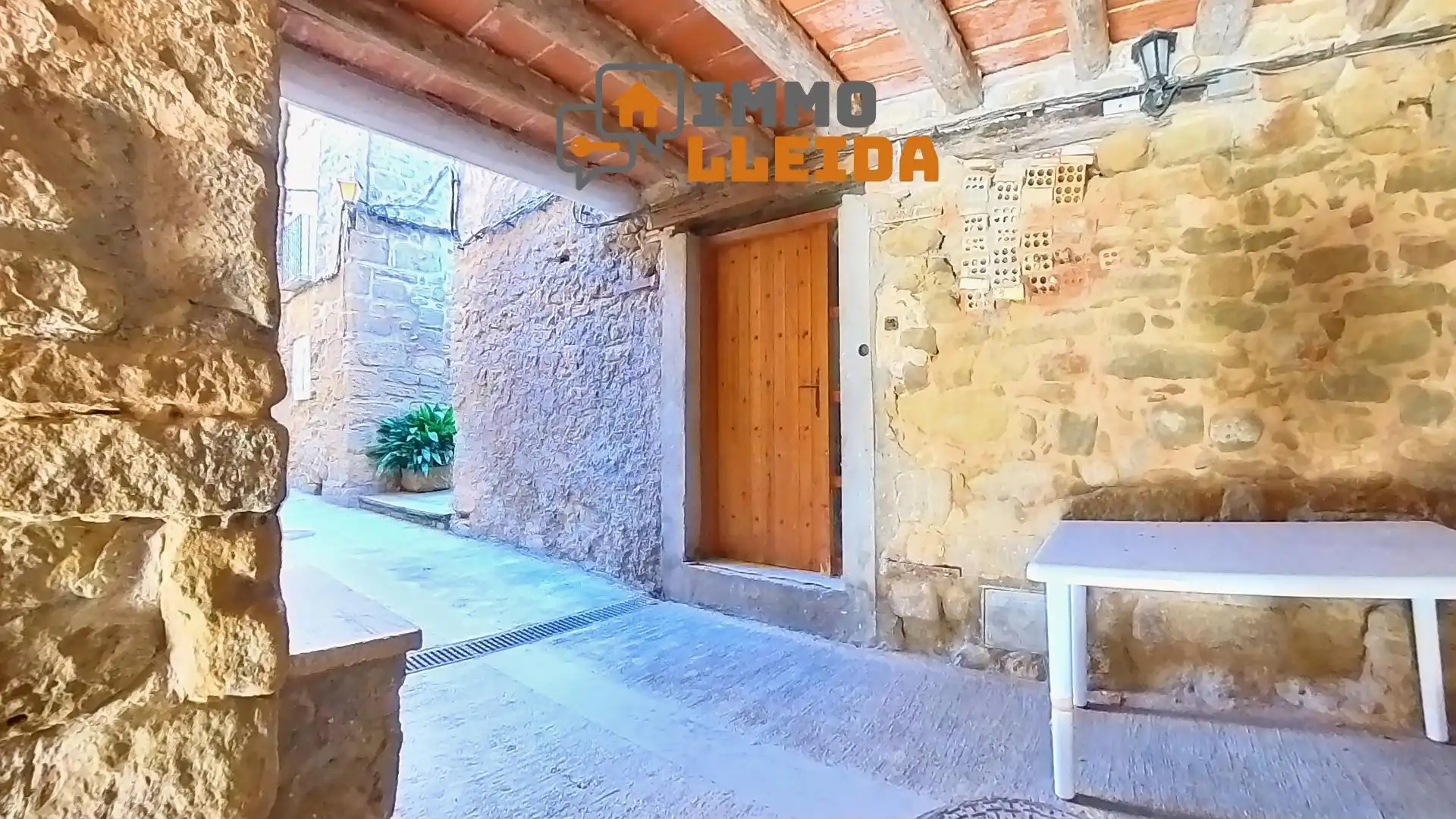 Vista exterior de Casa adosada en venta en Vilanova de Meià con Terraza, Trastero y Balcón