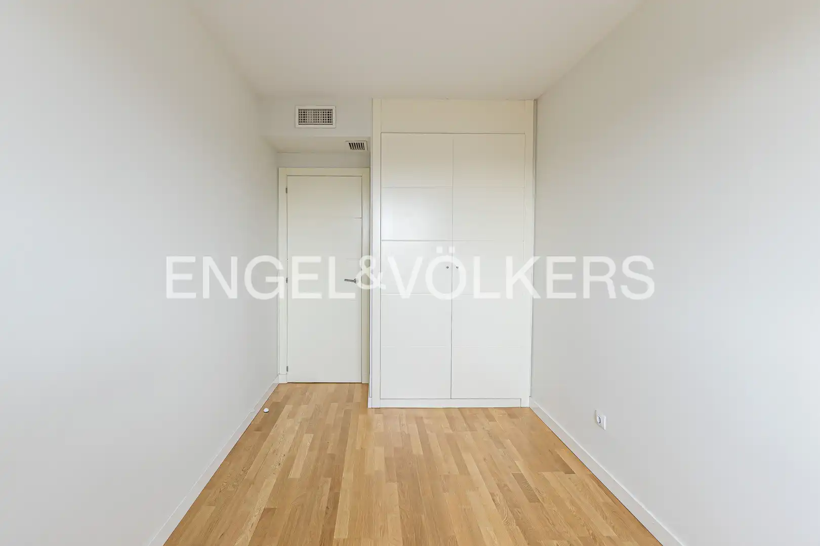 Bedroom of Attic for sale in Boadilla del Monte  with Air Conditioner, Heating and Terrace