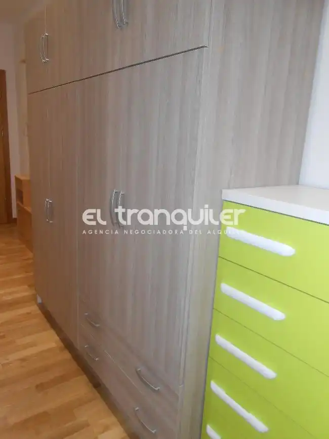 Habitación de Estudio de alquiler en Madrid con Aire acondicionado, Amueblado y Lavadora