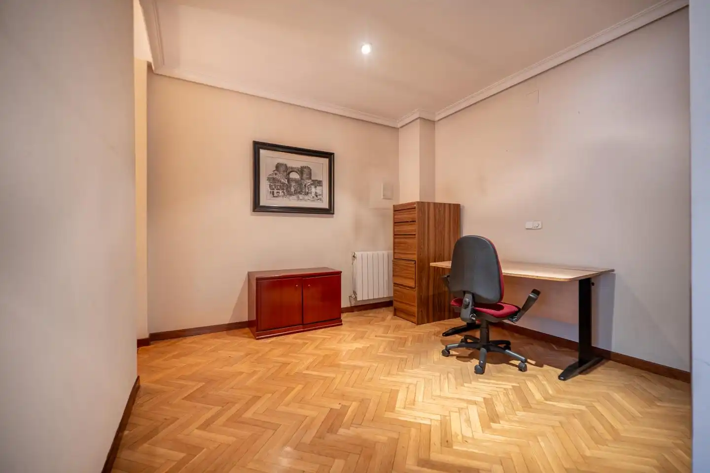 Wohnung zum Verkauf in Ávila mit Klimaanlage, Parkett und Terrasse