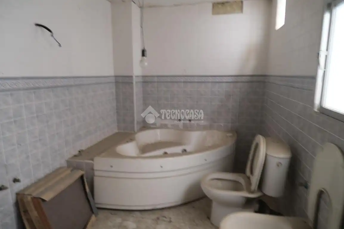 Bathroom of Flat for sale in Sevilla