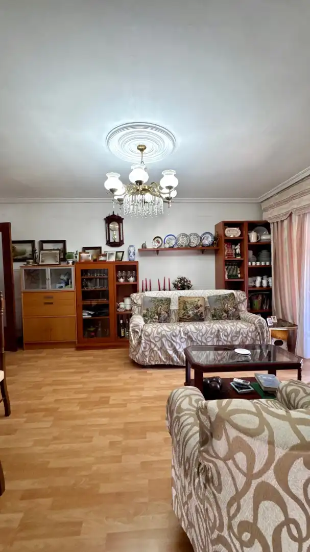 Sala de estar de Piso en venta en Cáceres con Aire acondicionado, Terraza y Amueblado