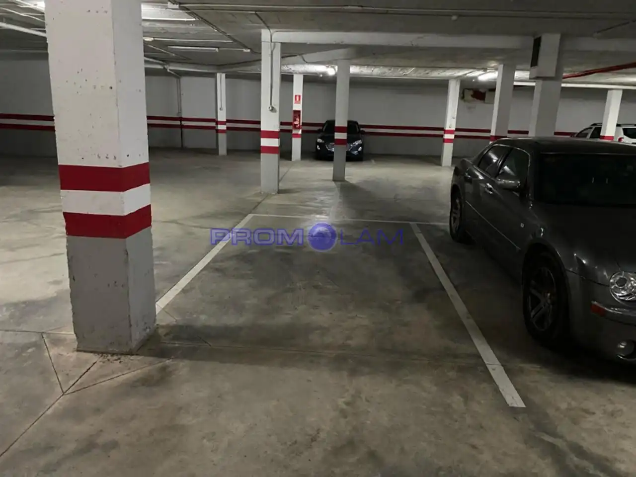 Parkplatz von Garage zum Verkauf in Gines