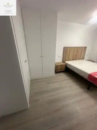 Habitación de Piso de alquiler en Elche / Elx con Aire acondicionado, Piscina y Amueblado