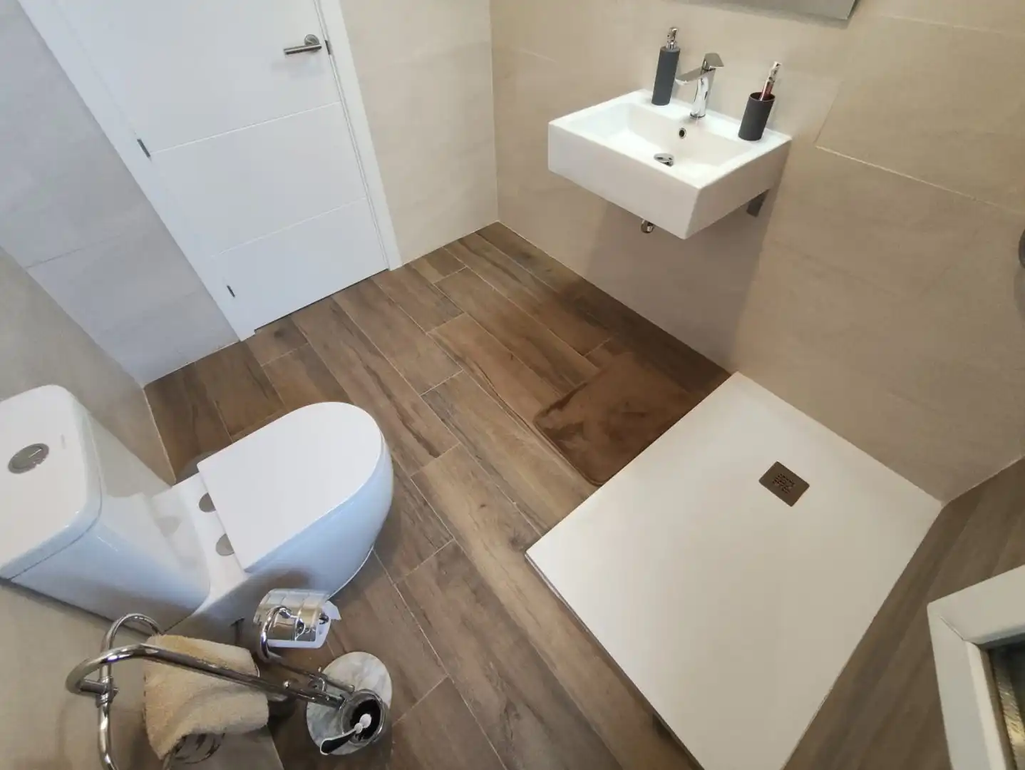 Bathroom of Houses for sale in Aznalcázar  with Air Conditioner, Heating and Private garden