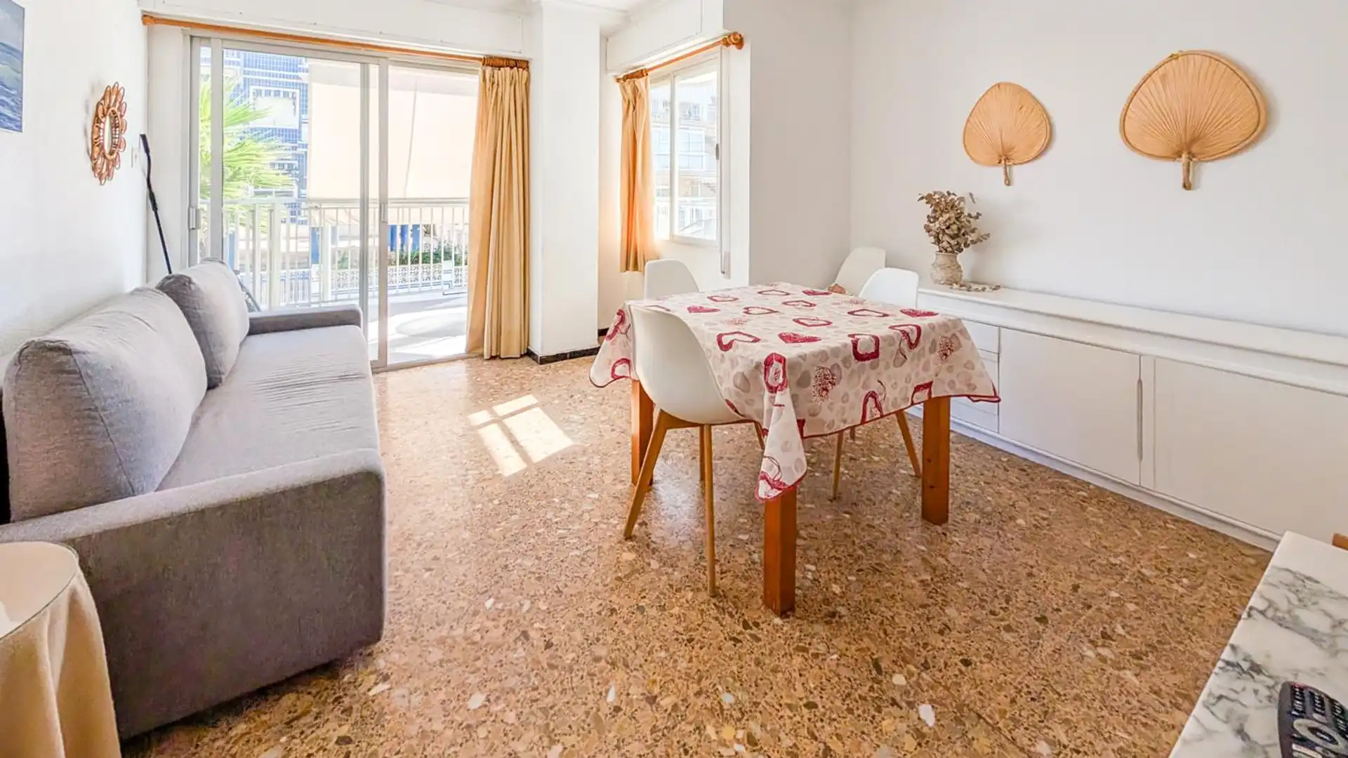 Comedor de Piso en venta en Santa Pola con Terraza, Trastero y Amueblado