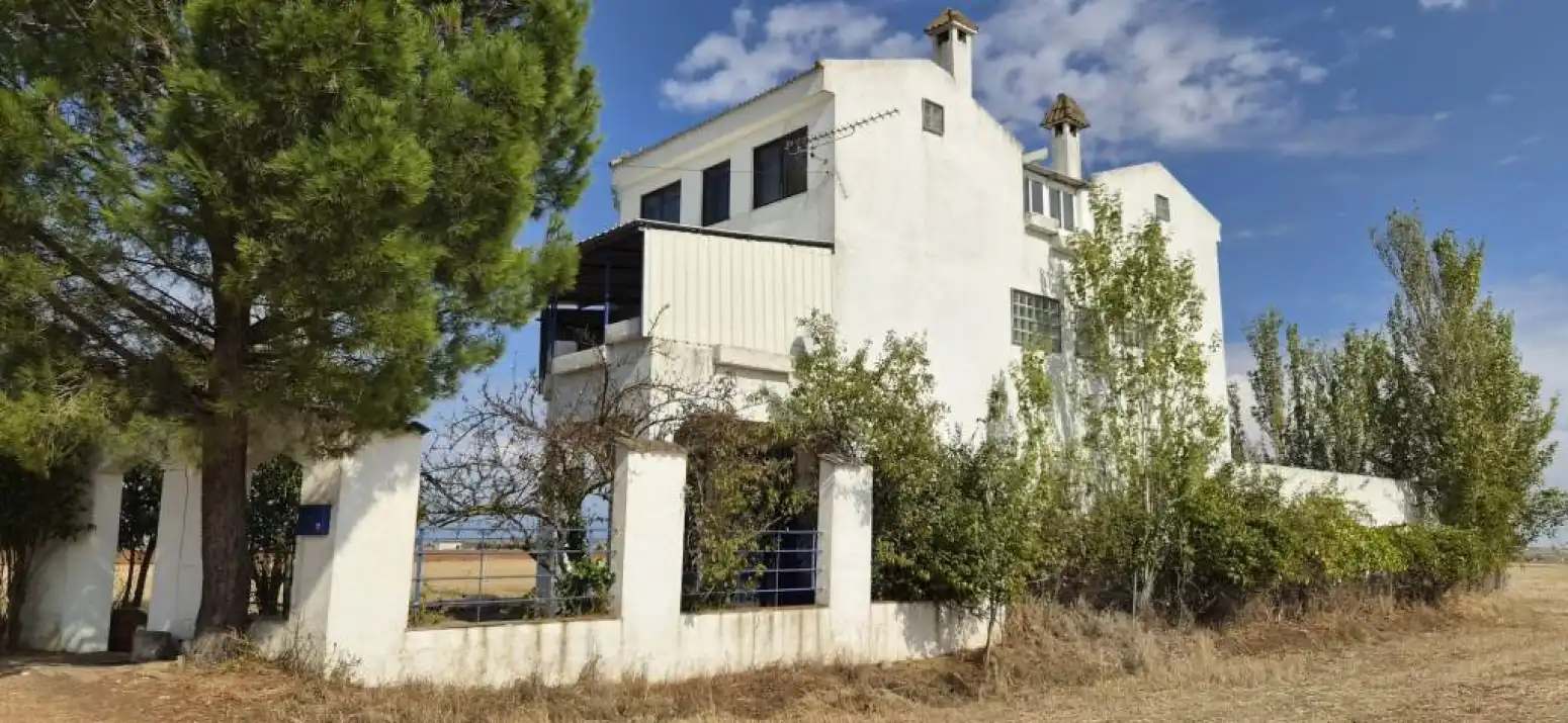 Außenansicht von Haus oder Chalet zum Verkauf in Castellanos de Villiquera mit Heizung, Privatgarten und Terrasse