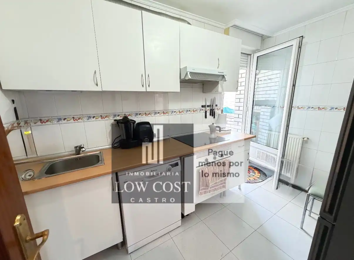 Cocina de Ático en venta en Castro-Urdiales con Calefacción, Terraza y Balcón