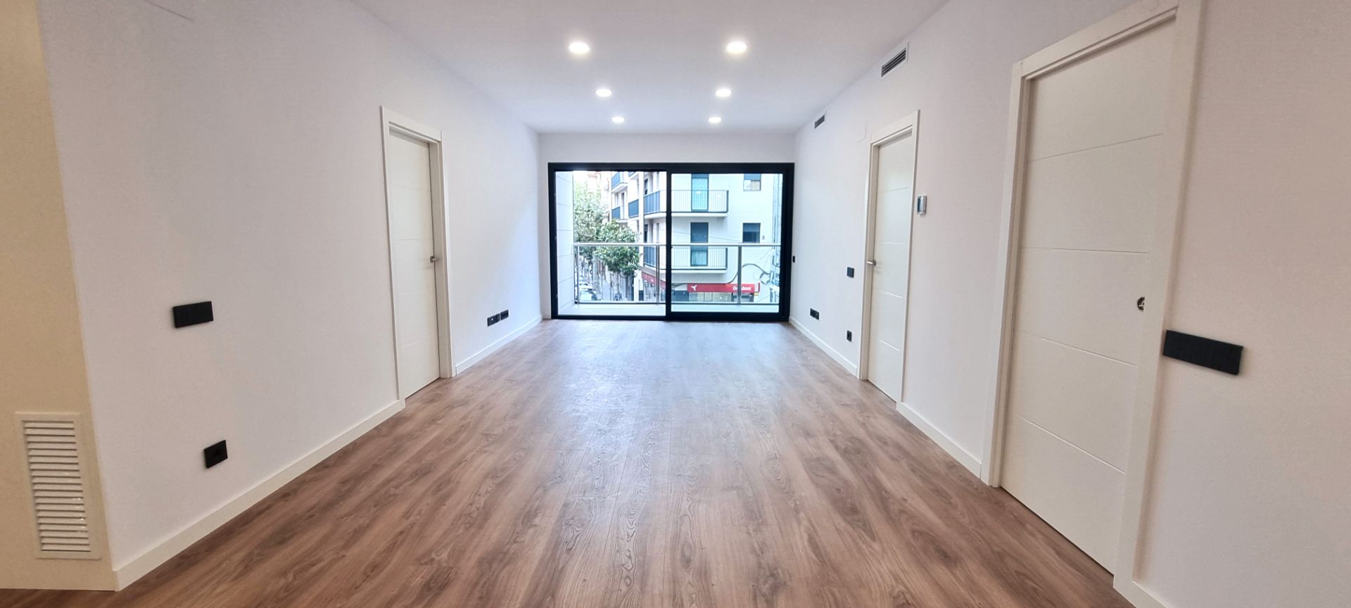 Living room of Flat to rent in Badalona  with Air Conditioner, Heating and Storage room