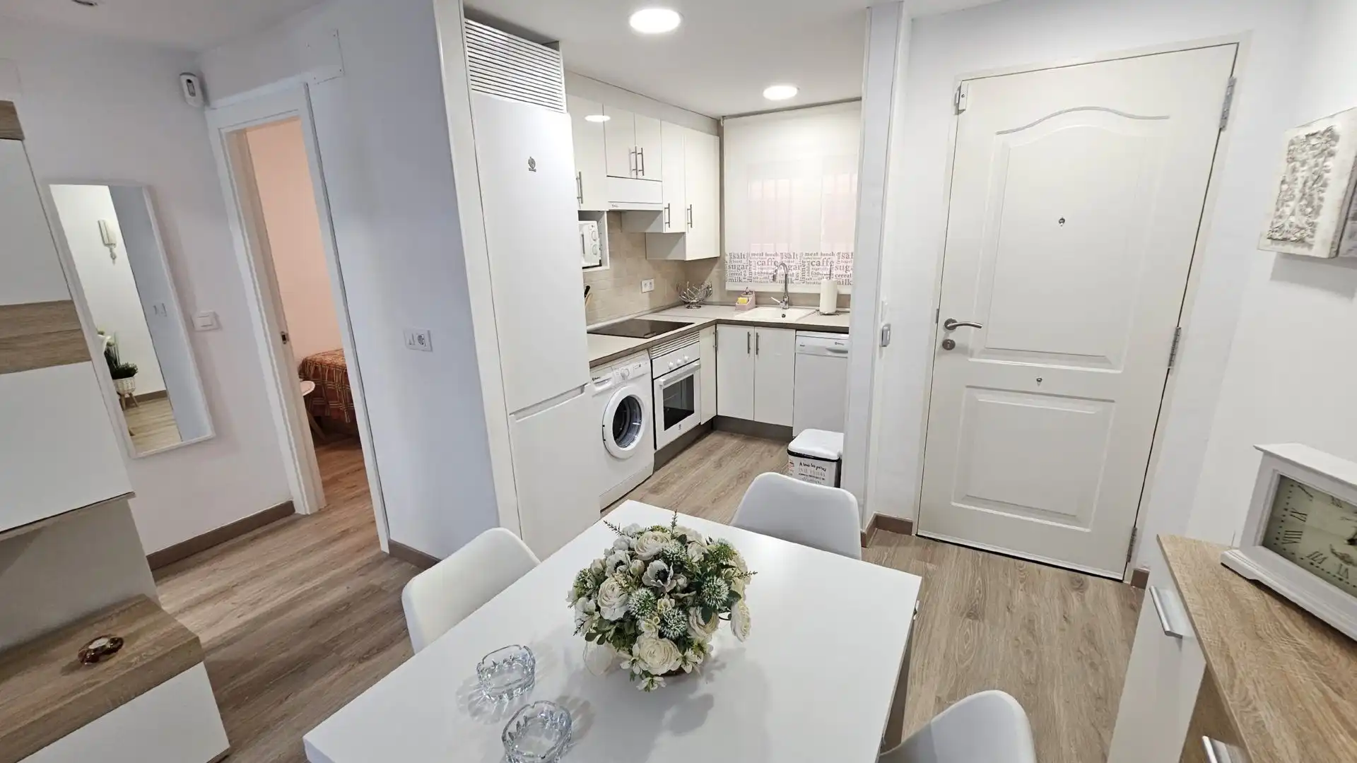 Apartment mit Pool zum Verkauf in Amplaries 37