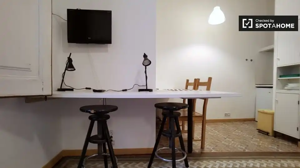 Comedor de Estudio para compartir en Barcelona con Aire acondicionado, Calefacción y Terraza