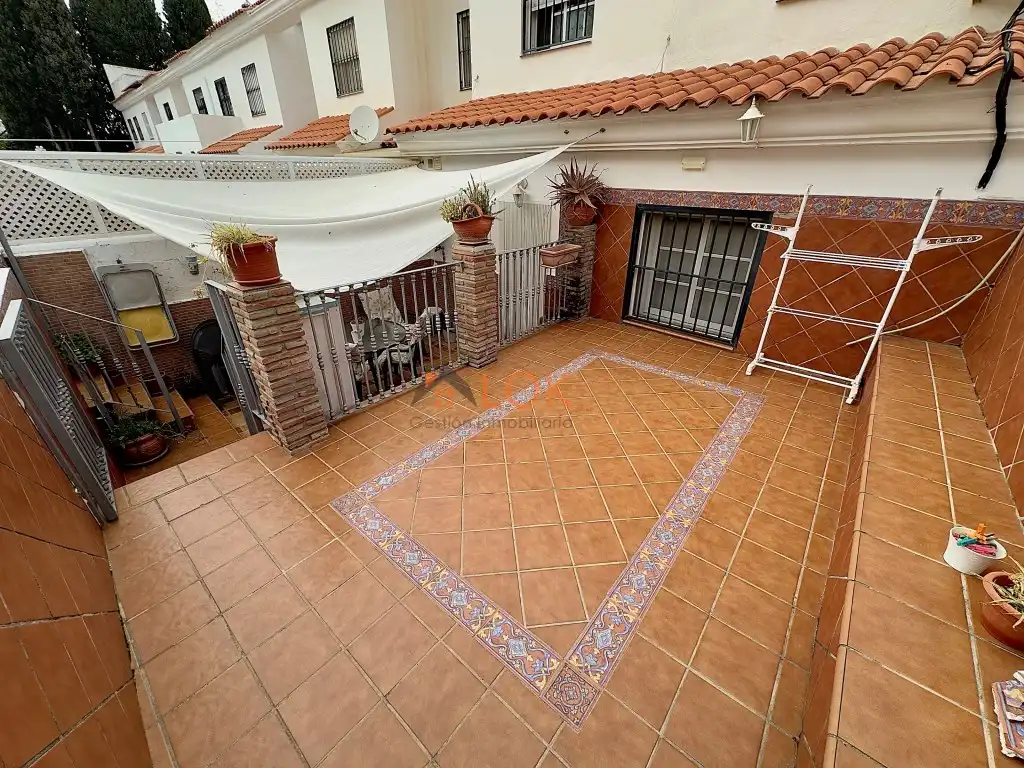 Houses for sale in Calle Antonio Jose Velasco, Churriana - El Pizarrillo - La Noria-Guadalsol