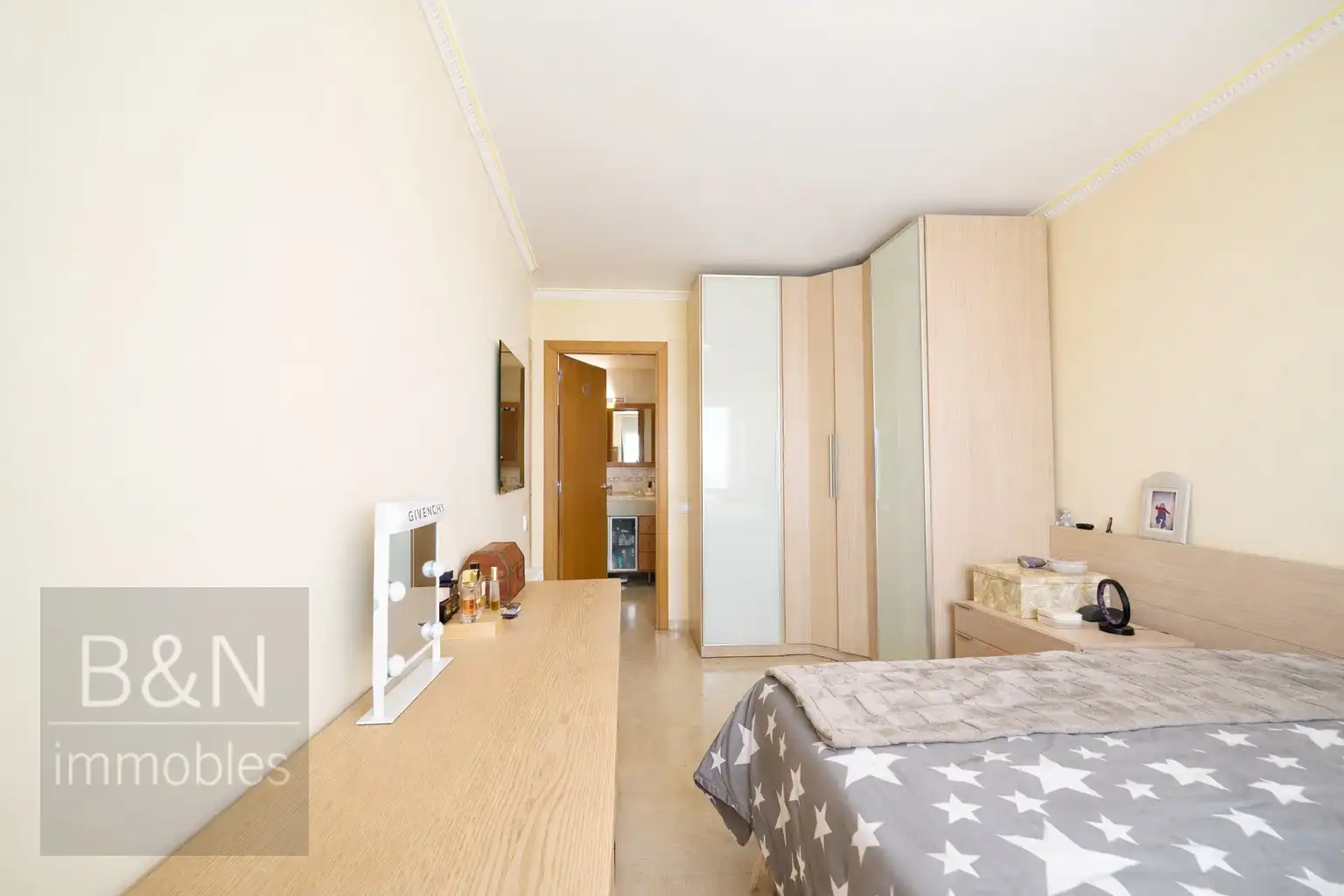 Habitación de Dúplex en venta en Terrassa con Aire acondicionado, Calefacción y Terraza
