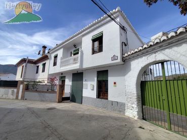 Maison avec balcon à vendre à TRIANA 15