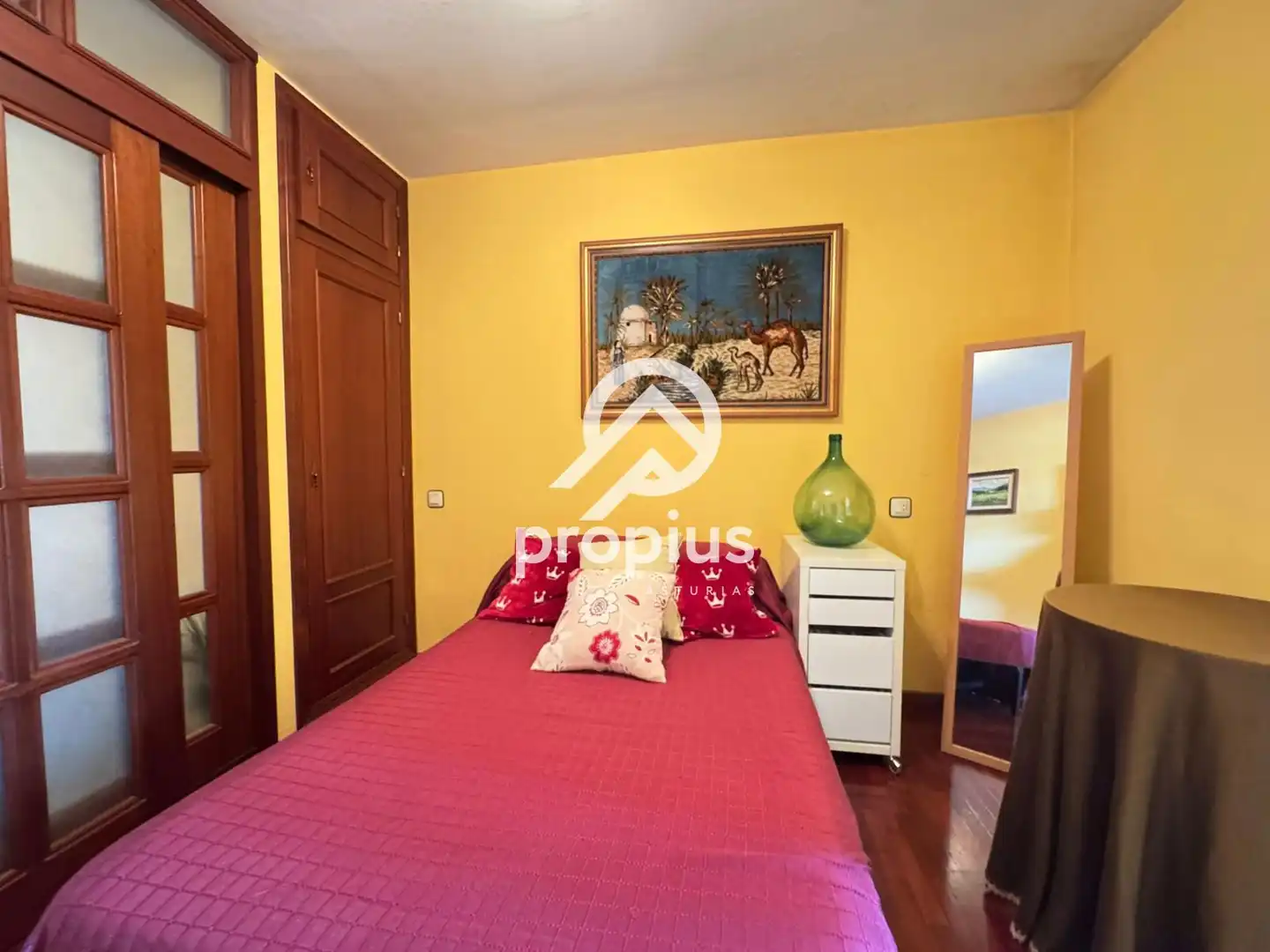 Schlafzimmer von Maisonette zum Verkauf in Llanes mit Heizung und Möbliert