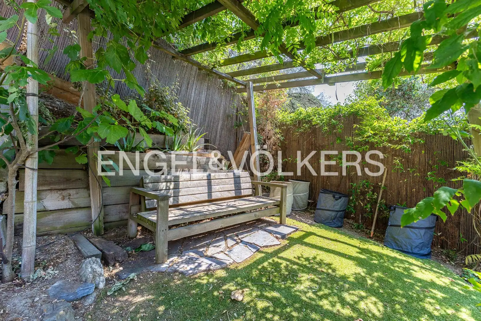 Terraza de Casa o chalet en venta en Barcelona con Calefacción, Jardín privado y Parquet
