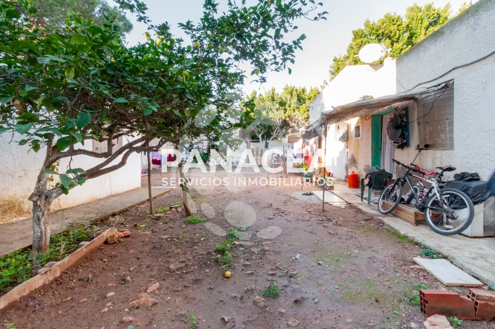 Vista exterior de Casa o xalet en venda en El Ejido amb Moblat