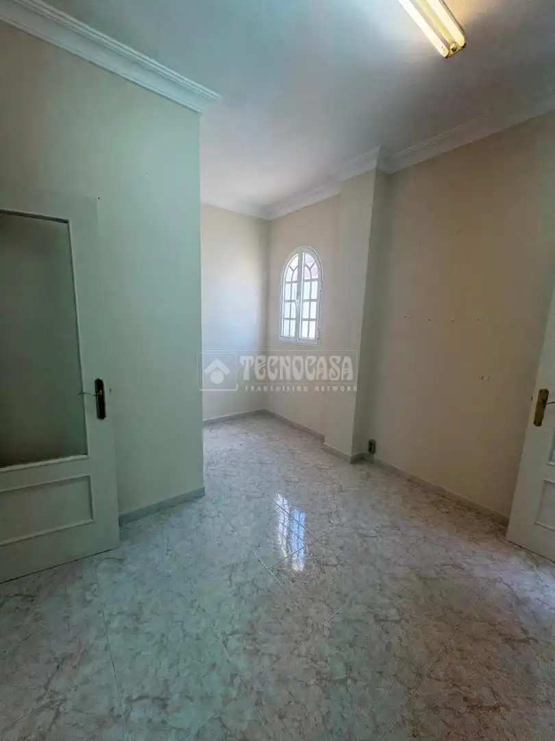 Oficina de alquiler en Trigueros