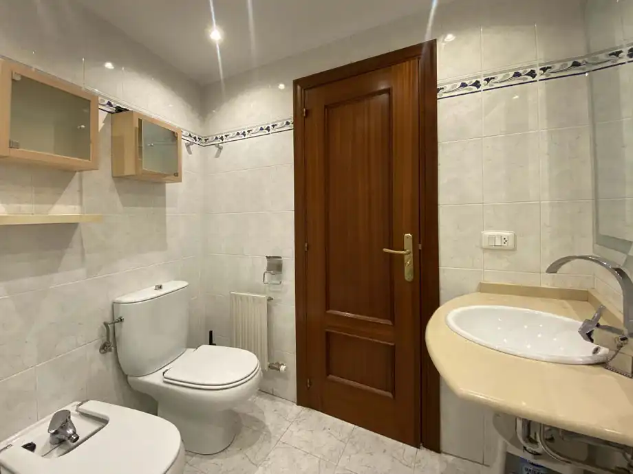 Bathroom of Flat for sale in Vitoria - Gasteiz  with Heating, Parquet flooring and Terrace