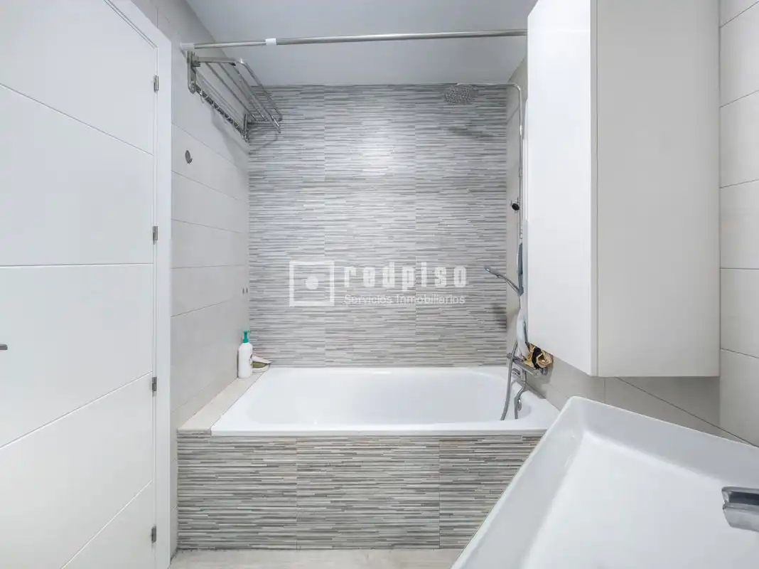 Baño de Piso en venta en Rivas-Vaciamadrid con Aire acondicionado, Calefacción y Jardín privado