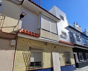 Vista exterior de Casa o xalet en venda en Chipiona amb Terrassa, Traster i Balcó